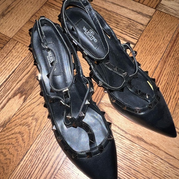 Studded women’s heel - Picture 3 of 4